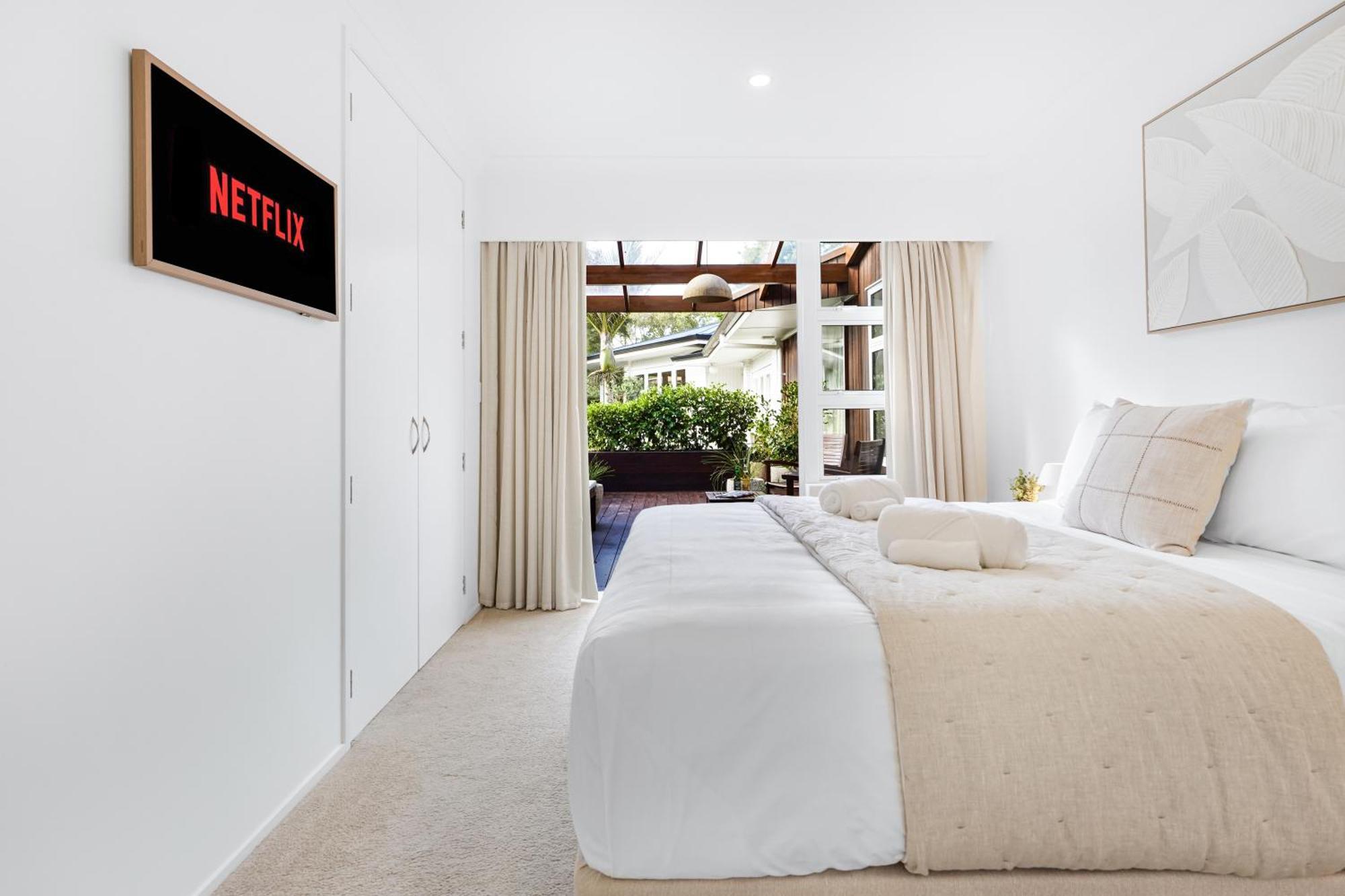 River View Retreat, Luxury & Central - By Kosh Bnb Hamilton Exteriör bild